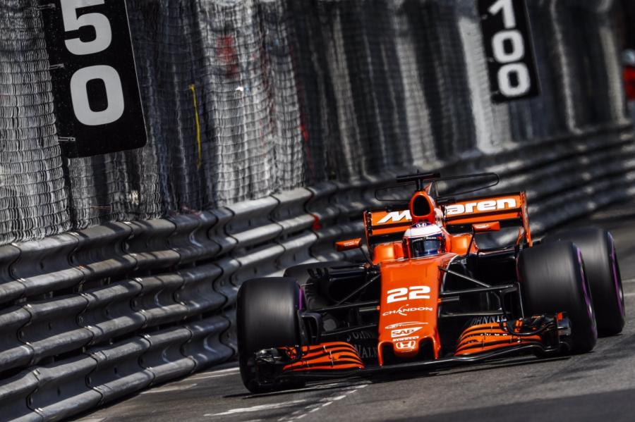  McLaren Honda MCL32 2017 года  (фото 7 из 24)